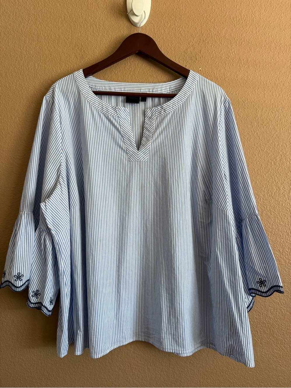Rafaella Light Blue and White Striped Split Neck with Trumpet Sleeves Size 3X